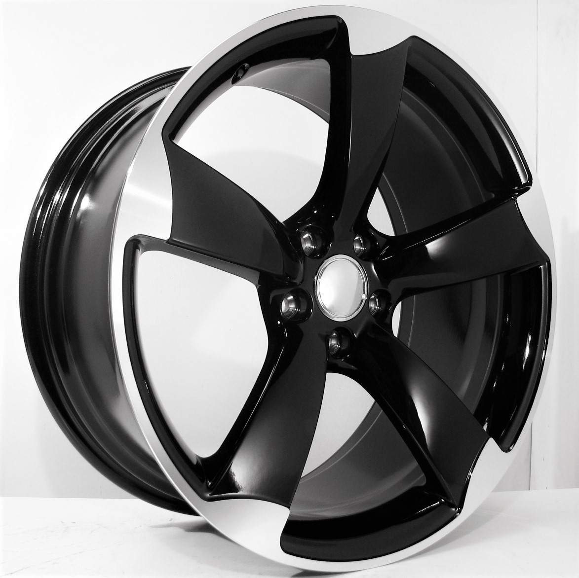 Oman 8,5X19 5X112 ET42 66,46 BFM
